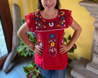 Mexican blouse, blouse with beautiful multicolored floral embroidery, fresh blanket blouse, ethnic blouse, hand-embroidered blouse