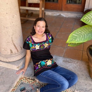 Hand Embroidered Mexican Floral Blouse: Ethnic Huipil Top