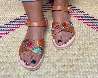 Handmade Leather Huarache Sandals: Embroidered Mexican Sandalias