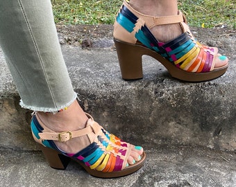 Tacones Huarache de Cuero Mexicano Hechos a Mano, Sandalia Artesanal Colorida, Zapatos de Mujer Estilo Boho Retro.