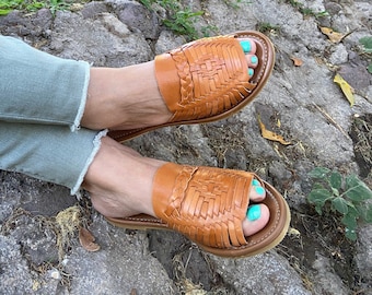 Huaraches mexicanos hechos a mano – Sandalias de cuero auténtico – ¡50% de descuento!