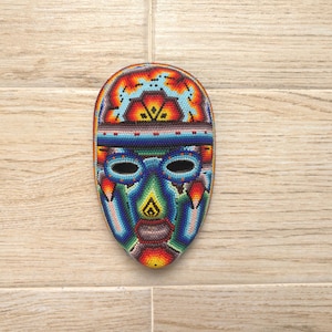 Masque huichol fait main en perles : Wixárika art folklorique mexicain