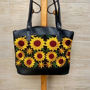Mexican embroidered bag, Handmade bag, Traditional Mexican bag, Boho-hippie style bag. (more colors available)