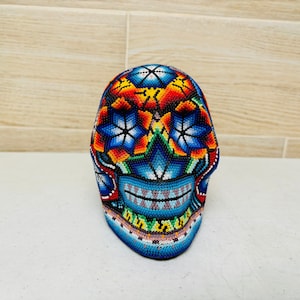 Huichol skull, Huichol Decor, Huichol beadwork, Mexican Art, Collectible figure.