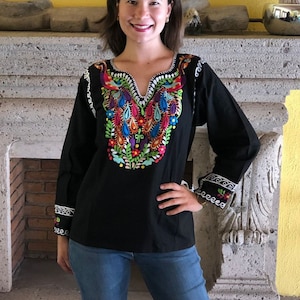 Mexikanische Bluse, handgestickte mexikanische Bluse, ethnische Bluse, Decke Bluse, bestickte Pfauenbluse, 3/4 Ärmelbluse.