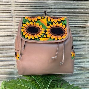 Mexikanischer Rucksack mit Blumenstickerei, Handgemachter Rucksack, Traditioneller mexikanischer Rucksack, Boho-Hippie-Stil. (weitere Farben verfügbar)