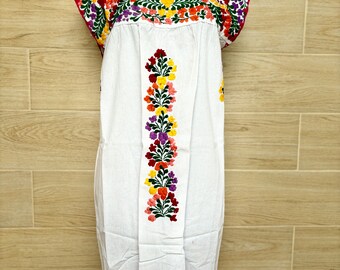Vestido mexicano bordado a mano: vestido étnico floral artesanal