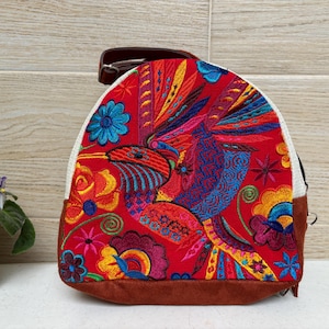 Kleiner mexikanischer Rucksack mit bunten Stickereien, Handgemachter Rucksack, Traditioneller mexikanischer Rucksack, Boho-Hippie-Stil. (weitere Farben verfügbar)