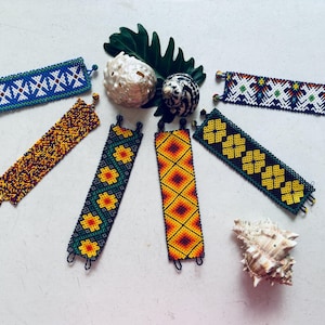 Beaded Huichol bracelet, unisex bracelet, beadwork bracelet, huichol jewelry, mexican jewelry, huichol art.