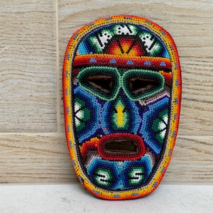 Masque huichol en perles : art folklorique mexicain, Wixárika Decor