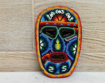 ウイチョル族のビーズマスク：メキシコの民芸品、ウィシャリカの装飾