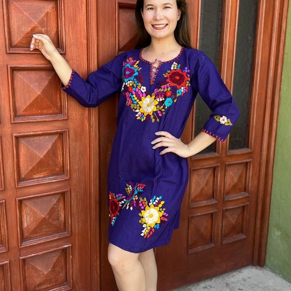 Robe mexicaine à fleurs, robe mexicaine brodée à la main, robe mexicaine à manches 3/4, robe ethnique.