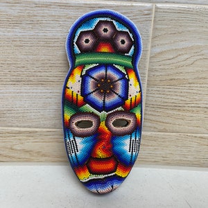 Huichol mascara with pompadour  Mexican mask, Huichol Decor, Huichol beadwork, Mexican Art, Collectible figure.