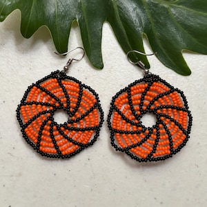 Beaded artisan earrings, huichol earrings, beaded earrings, mexican earrings, huichol art, hippy earrings, gift for her.