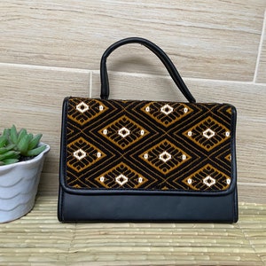 Mexican embroidered bag, Handmade bag, Traditional Mexican bag, Boho-hippie style bag. (more colors available)