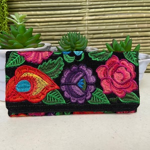 Mexikanische Geldbörse mit Blumenstickerei, Handgefertigte Geldbörse, Traditionelle mexikanische Geldbörse. (weitere Farben verfügbar)