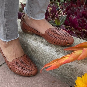 Authentic Mexican leather Huarache, Mexican women&#39;s shoe, Traditional Huarache, Mexican women&#39;s sandal, Braided Huaraches.