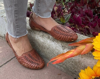 Authentic Mexican leather Huarache, Mexican women&#39;s shoe, Traditional Huarache, Mexican women&#39;s sandal, Braided Huaraches.