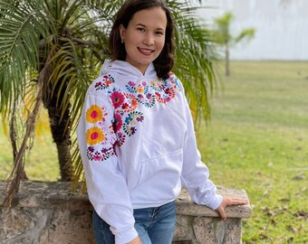 Sudadera mexicana con capucha y bolsillo tipo canguro bordada a mano con flores