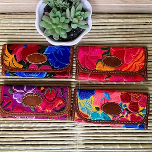 Mexican wallet with floral embroidery, Handmade wallet, Traditional Mexican wallet, Boho-hippie style wallet. (more colors available)
