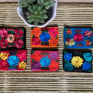 Monedero bordado, mini bolso bordado, mini bolso mexicano, Monedero pequeño con cierre