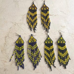 Beaded artisan earrings, huichol earrings, beaded earrings, mexican earrings, huichol art, hippy earrings, gift for her.