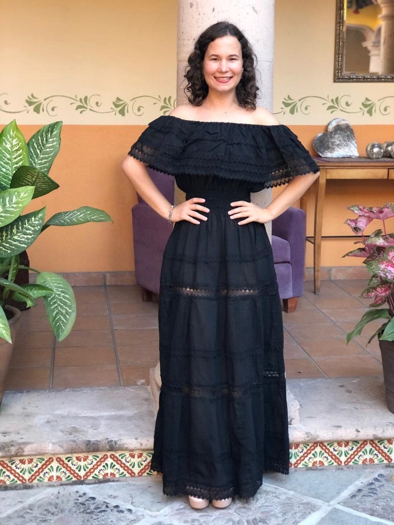 Traditional Mexican long dress, Mexican long dress, peasant dress, strapless dress, ethnic dress. Negro