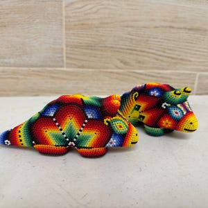 Handmade Armadillo Figure with Beads – Huichol Art - Handmade with Glass - Huichol Decor -  Huichol beadwork - Collectible figure.