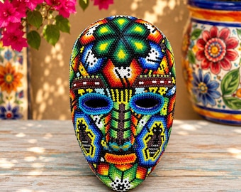 Handgjord Huichol-pärlmask: Wixárika mexikansk folkkonst