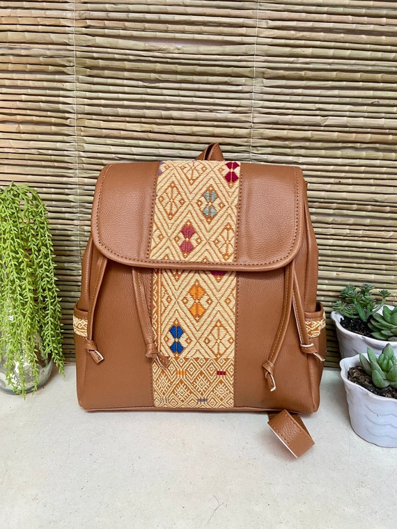 Handmade Mexican Backpack: Floral Embroidered Boho Cotton  display picture 1
