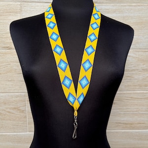 Llavero de cuentas, cordón de cuentas de telar, cordón de cuentas huichol, llavero étnico