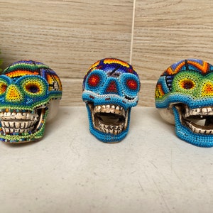 Huichol skull, Huichol Decor, Huichol beadwork, Mexican Art, Collectible figure.