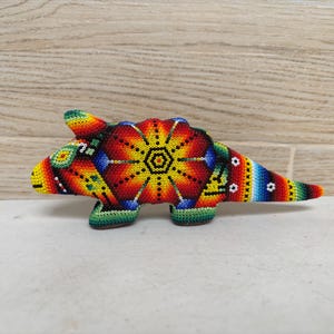 Handmade Armadillo Figure with Beads – Huichol Art - Handmade with Glass - Huichol Decor -  Huichol beadwork - Collectible figure.