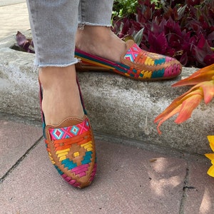 Collier huarache mexicain fait main, sandales pour femmes, huarache multicolore, chaussures mexicaines, huaraches en cuir, chaussures en cuir.