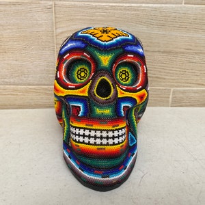 Huichol skull, Huichol Decor, Huichol beadwork, Mexican Art, Collectible figure.