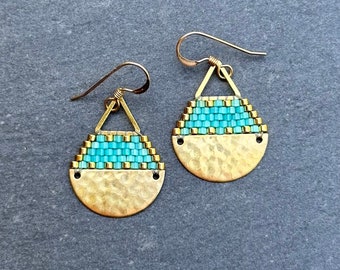 Perlen Ohrringe, Messing Dreieck, Tropfen Form, Miyuki Glasperlen, Aqua Grün Gold, Kleine Größe
