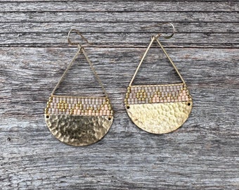 Beaded Brass Triangle Teardrops in Silk Sand Dune & Cream Landscape - (LG) - Handwoven Seed Bead Beadwork Earrings