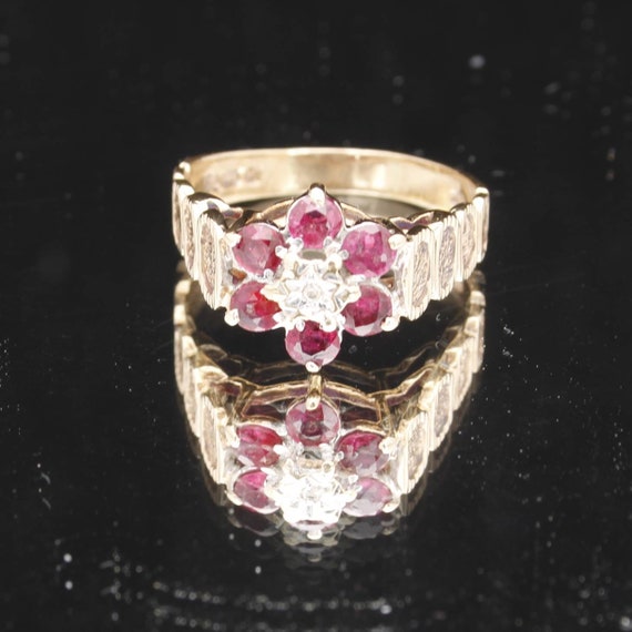 1970s 9ct Gold Red and White multi stone ring. Vin