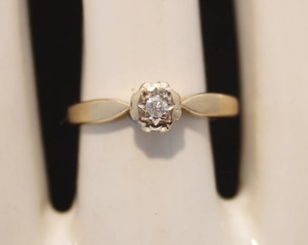 Vintage 9ct Gold Diamond Engagement Solitaire ring.  Vintage diamond ring, Diamond Solitaire ring, Gold Diamond ring, vintage gold ring.