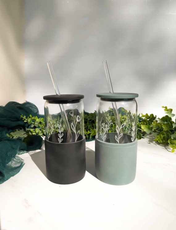 Hand Engraved Dishwasher Safe Glass Tumbler with Lid and Straw, Custom Glass Tumbler for Iced Coffee, Water, Cute Floral Coffee Glass Cup