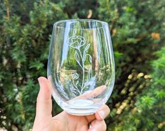 Custom Floral Engraved Stemless Wine Glass: Hand-Engraved Gift