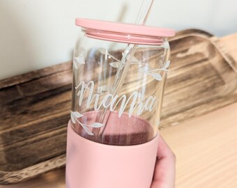 Hand Engraved Dishwasher Safe Glass Tumbler with Lid and Straw, Custom Mama Glass Tumbler for Iced Coffee, Water, Cute Floral Glass Cup