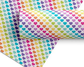 Lámina de piel sintética con corazones arcoíris / Corazones de San Valentín / Material para lazos de pelo con corazones / Material para llaveros / Piel vegana / Lámina para manualidades