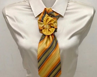 Elegant women&#39;s tie, 100% silk, made in Italy. Luxury neck accessory for fashion lovers, high quality. Unique gift ideas, gift for her
