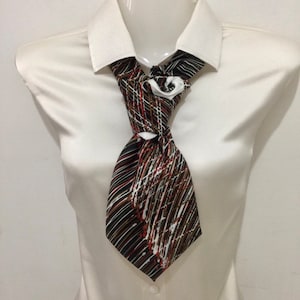 ヌオーヴォ！ Cravatta donna seta 100% イタリア cravattino cravatta sciarpa fazzoletto cravatta fatta a mano