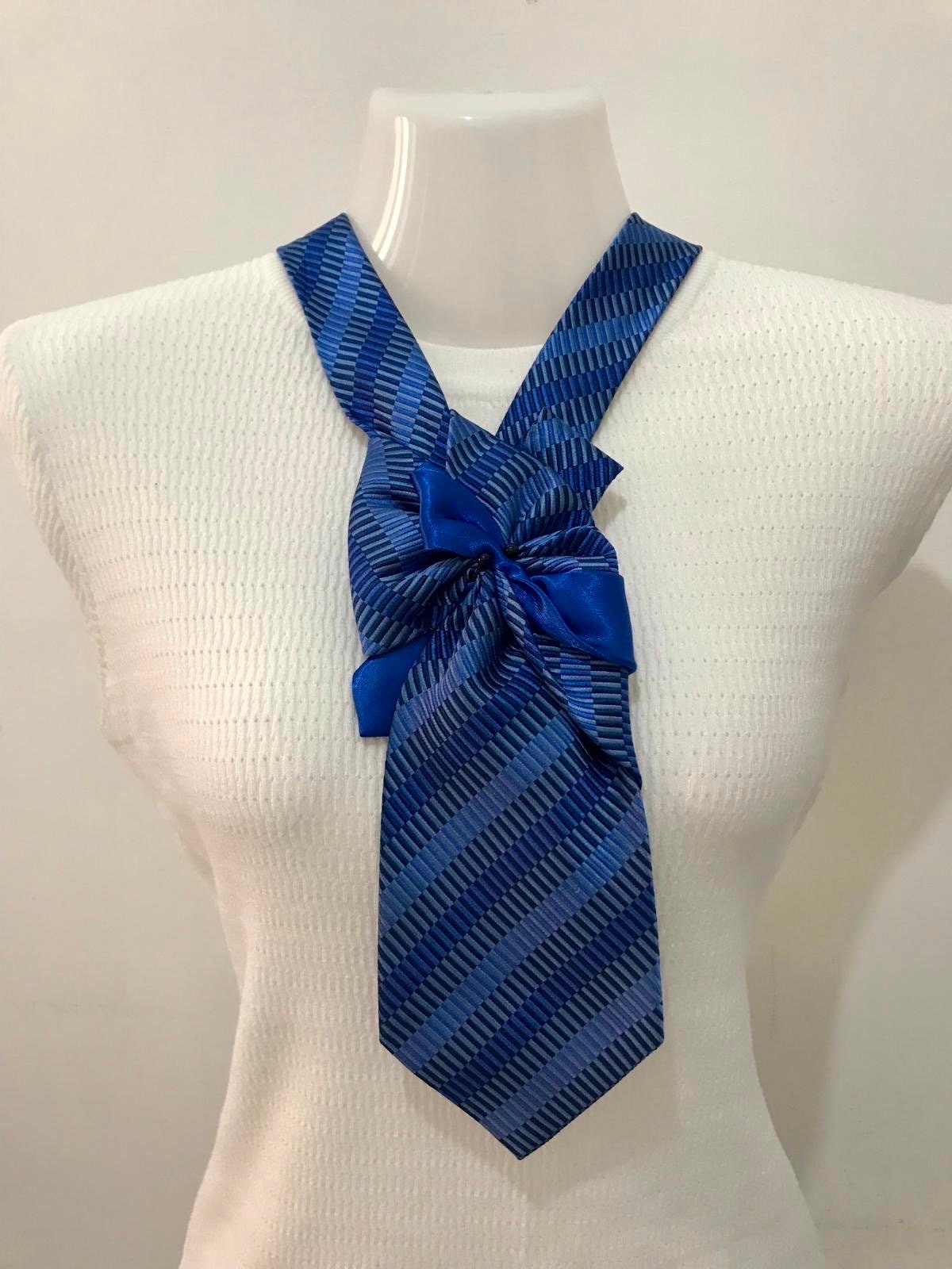 Cravate Femme En Soie 100% Italie - Bleu, Fait Main, Taille Unique - Neuf Sans étiquettes