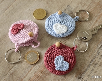 Häkelanleitung Schlüsselanhänger "Täschchen mit Herz" / Crochet Pattern "Small Bag with Heart" – Keychain - Sprache /Language: DE / EN