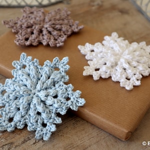 Crochet Pattern for Snowflake Neve English / German image 1