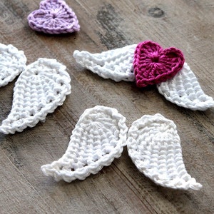 Crochet Pattern Pair of Wings with Heart; Language: English / German