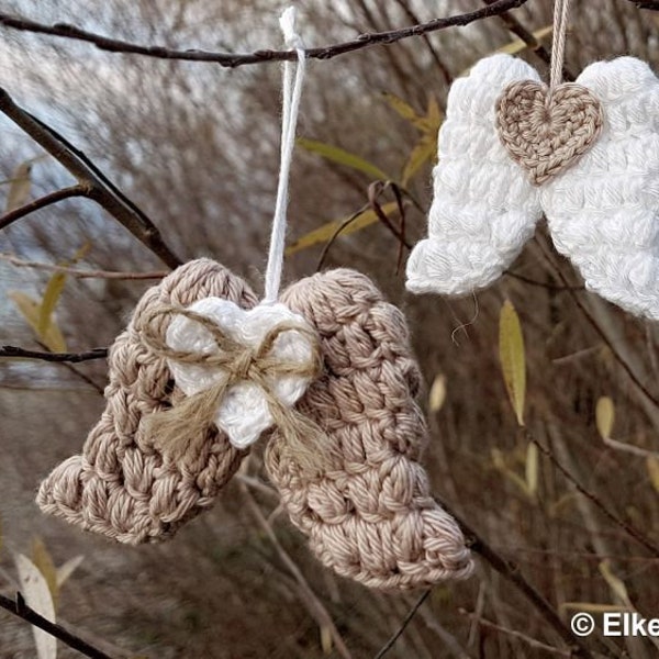 Pair of Wings in Shabby Style with Heart and Star - English / German